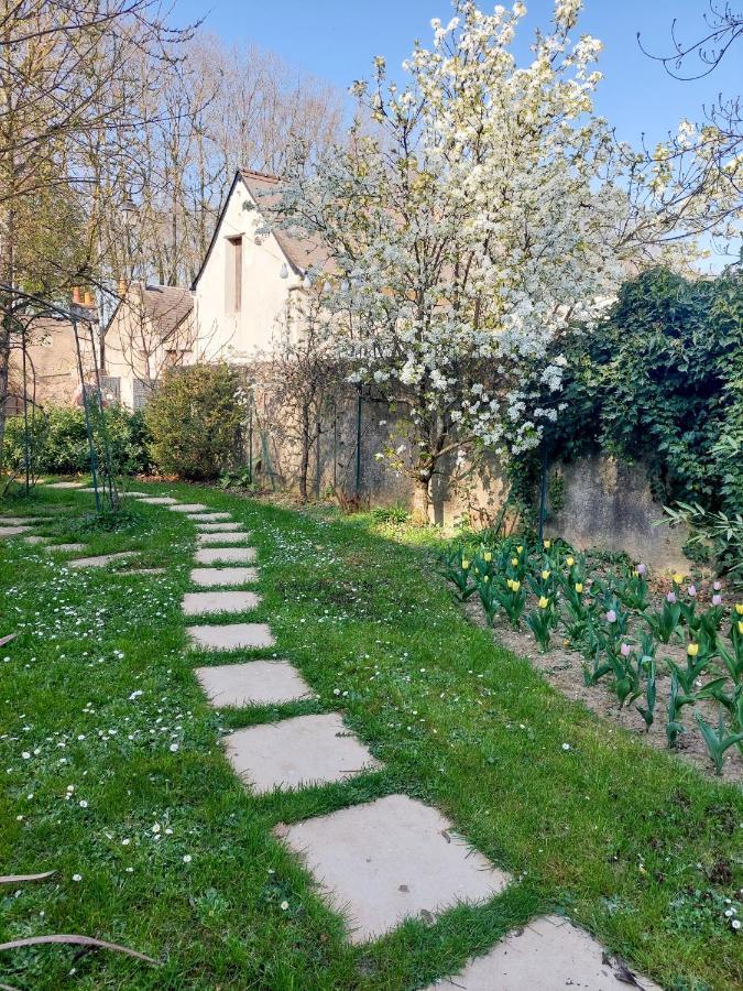 Le Huis Clos Amboise Exterior photo